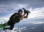 Xbox One especial entregue via skydiving