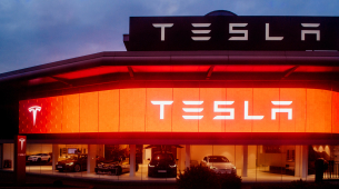 Musk afirma falsamente que o FSD do Tesla é 10 vezes mais seguro do que a direção humana comum