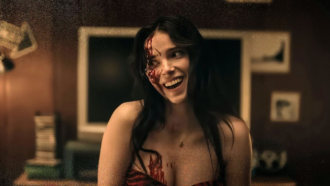 Obsession estrela Inde Navarette "estaria" interessada em aparecer em um filme da Marvel