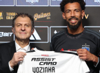 Vozinha se apresentou como her&oacute;i em seu novo clube Colo Colo: o Chile far&aacute; uma isen&ccedil;&atilde;o com seu nome