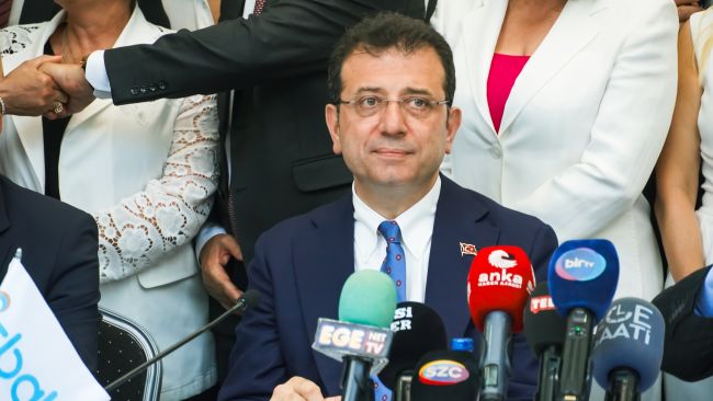Crise política na Turquia: prefeito de Istambul detido em meio à turbulência do mercado