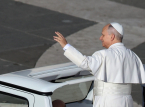 O Papa Le&atilde;o promete continuar se manifestando contra a guerra ap&oacute;s o ataque de Trump