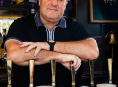 Big John "The Boshfather" Fisher ser&aacute; o propriet&aacute;rio do pub The Phoenix do VCT Masters London Arms 