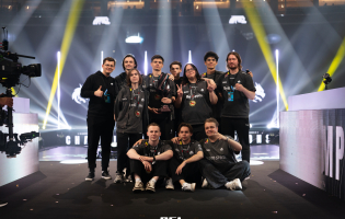 Equipe Spirit coroada campe&atilde; da PGL Astana, derrotando a Equipe Falcons no processo